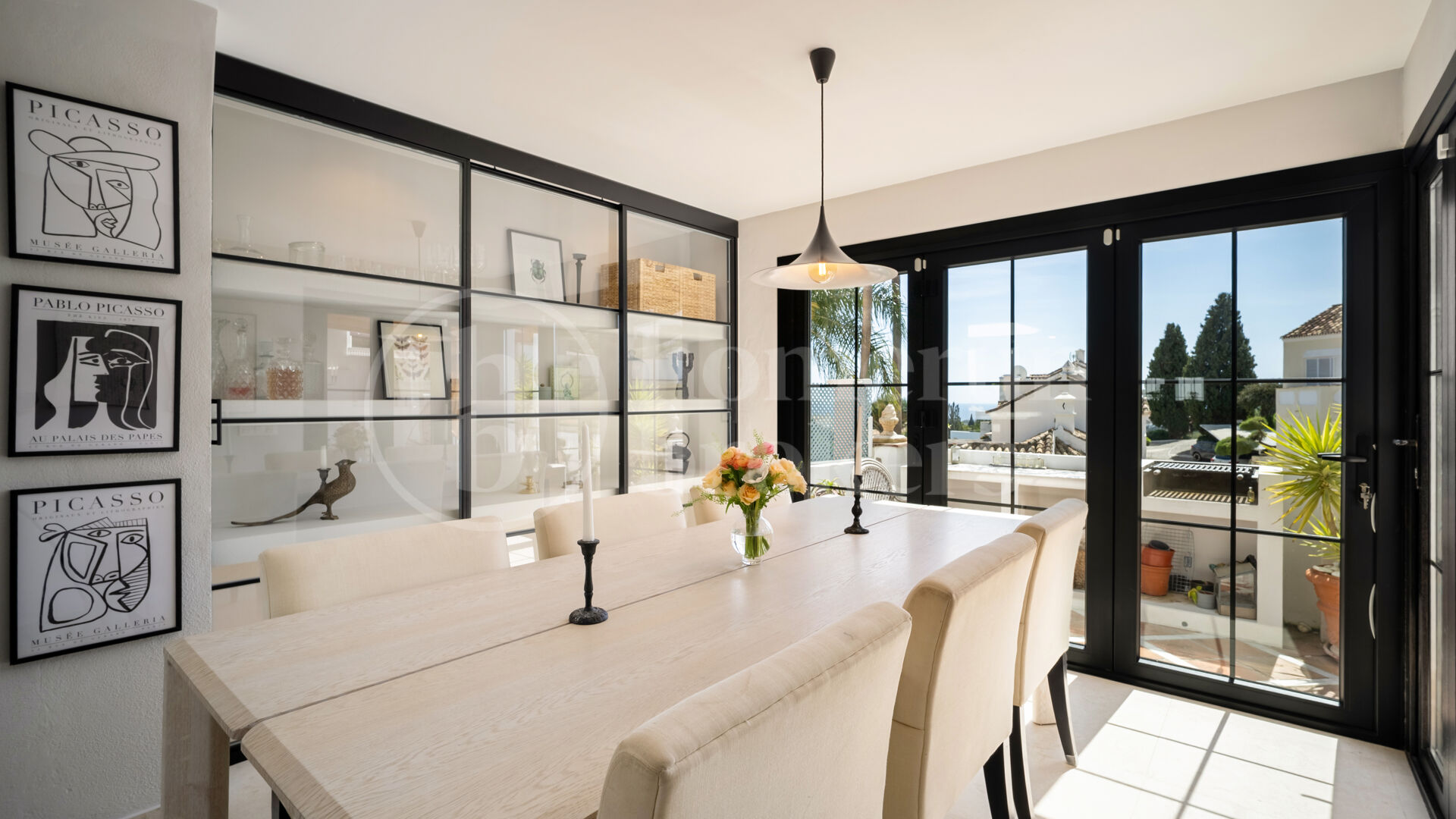 Casa Jimena – Renoverat Andalusiskt Radhus med Havsutsikt på Golden Mile i Marbella
