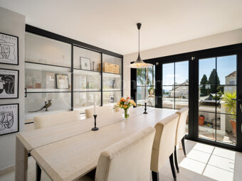 Casa Jimena – Renoverat Andalusiskt Radhus med Havsutsikt på Golden Mile i Marbella