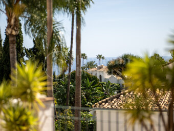 Casa Jimena – Renoverat Andalusiskt Radhus med Havsutsikt på Golden Mile i Marbella