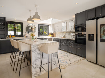 Casa Jimena – Renoverat Andalusiskt Radhus med Havsutsikt på Golden Mile i Marbella