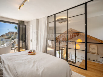 Casa Jimena – Renoverat Andalusiskt Radhus med Havsutsikt på Golden Mile i Marbella