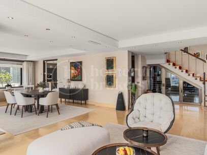 Penthouse Los Arrayanes - with Panoramic Sea Views and Private Pool in Nueva Andalucia