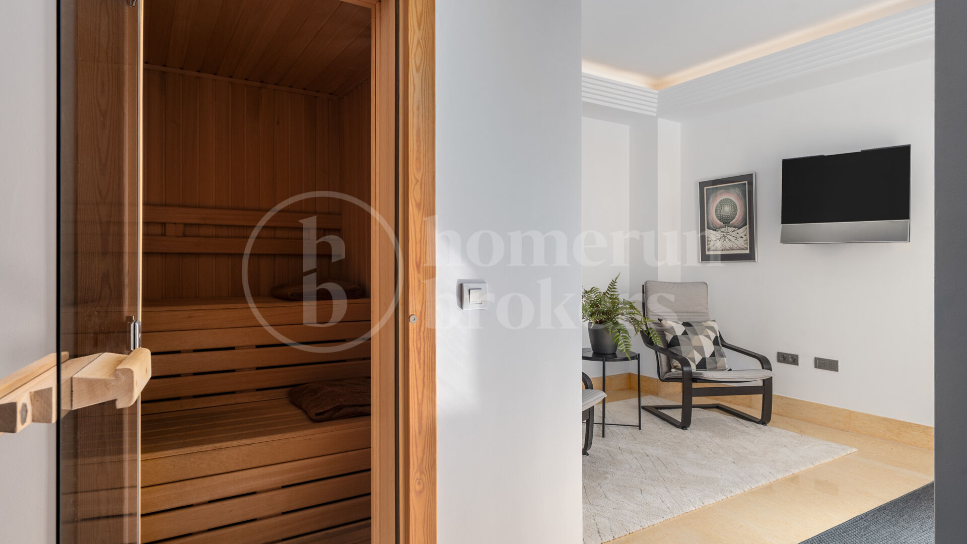 Penthouse Los Arrayanes - with Panoramic Sea Views and Private Pool in Nueva Andalucia