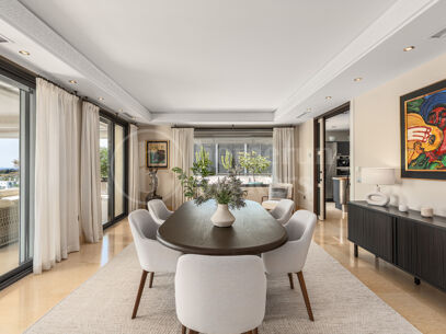 Penthouse Los Arrayanes - with Panoramic Sea Views and Private Pool in Nueva Andalucia