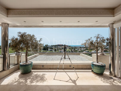 Penthouse Los Arrayanes - with Panoramic Sea Views and Private Pool in Nueva Andalucia