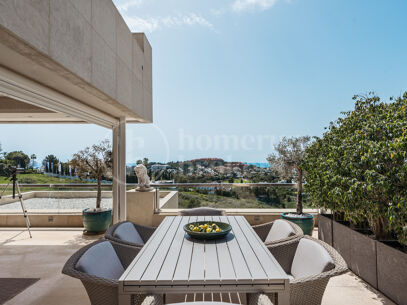 Penthouse Los Arrayanes - with Panoramic Sea Views and Private Pool in Nueva Andalucia