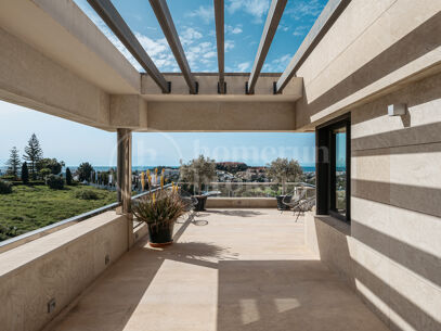 Penthouse Los Arrayanes - with Panoramic Sea Views and Private Pool in Nueva Andalucia