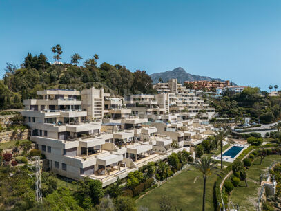 Penthouse Los Arrayanes - with Panoramic Sea Views and Private Pool in Nueva Andalucia