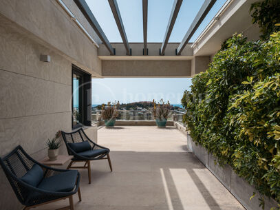 Penthouse Los Arrayanes - with Panoramic Sea Views and Private Pool in Nueva Andalucia