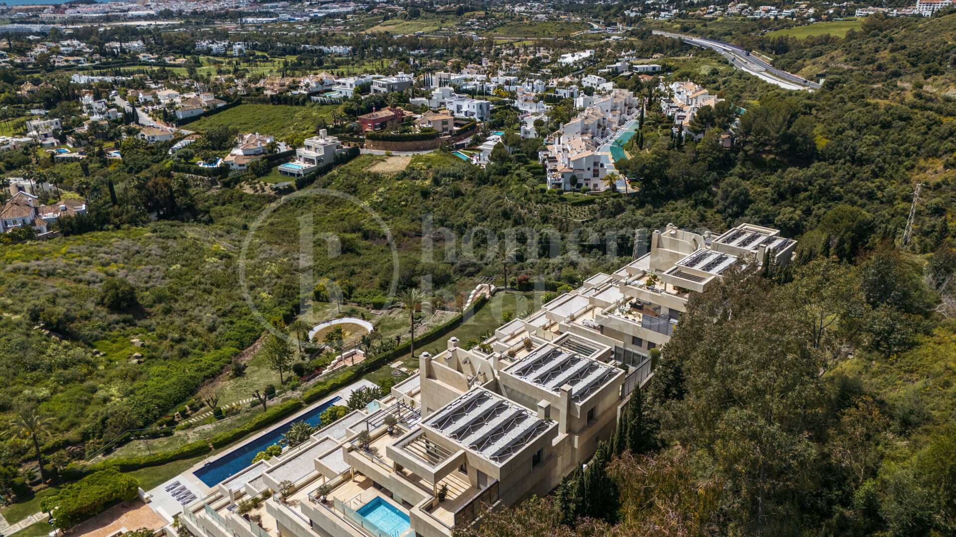 Penthouse Los Arrayanes - with Panoramic Sea Views and Private Pool in Nueva Andalucia