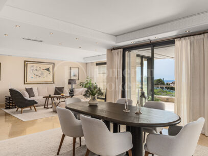 Penthouse Los Arrayanes - with Panoramic Sea Views and Private Pool in Nueva Andalucia