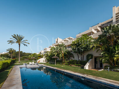 Penthouse Los Arrayanes - with Panoramic Sea Views and Private Pool in Nueva Andalucia