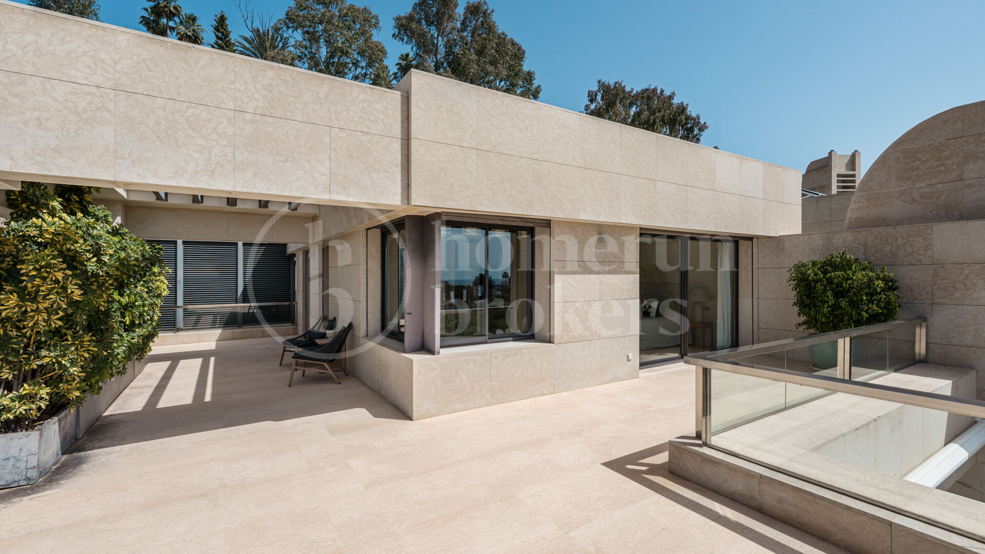 Penthouse Los Arrayanes - with Panoramic Sea Views and Private Pool in Nueva Andalucia