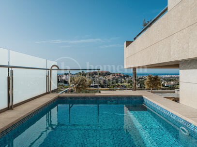 Penthouse Los Arrayanes - with Panoramic Sea Views and Private Pool in Nueva Andalucia