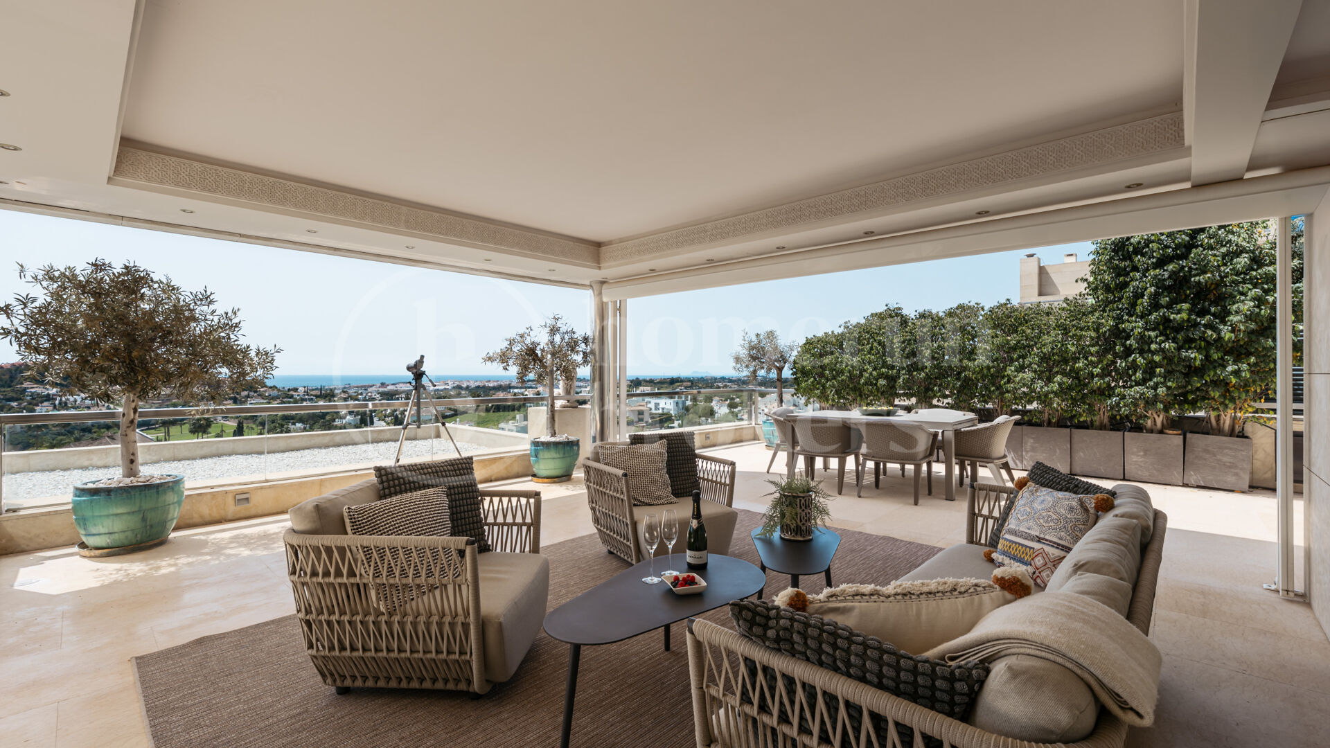 Penthouse Los Arrayanes - with Panoramic Sea Views and Private Pool in Nueva Andalucia