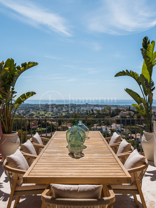 Penthouse Halcon – Luxury Renovated Penthouse with Panoramic Views in Benahavís