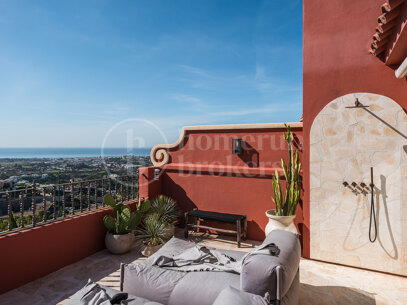 Penthouse Halcon – Luxury Renovated Penthouse with Panoramic Views in Benahavís