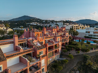 Penthouse Halcon – Luxury Renovated Penthouse with Panoramic Views in Benahavís
