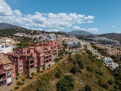 Penthouse Halcon – Luxury Renovated Penthouse with Panoramic Views in Benahavís