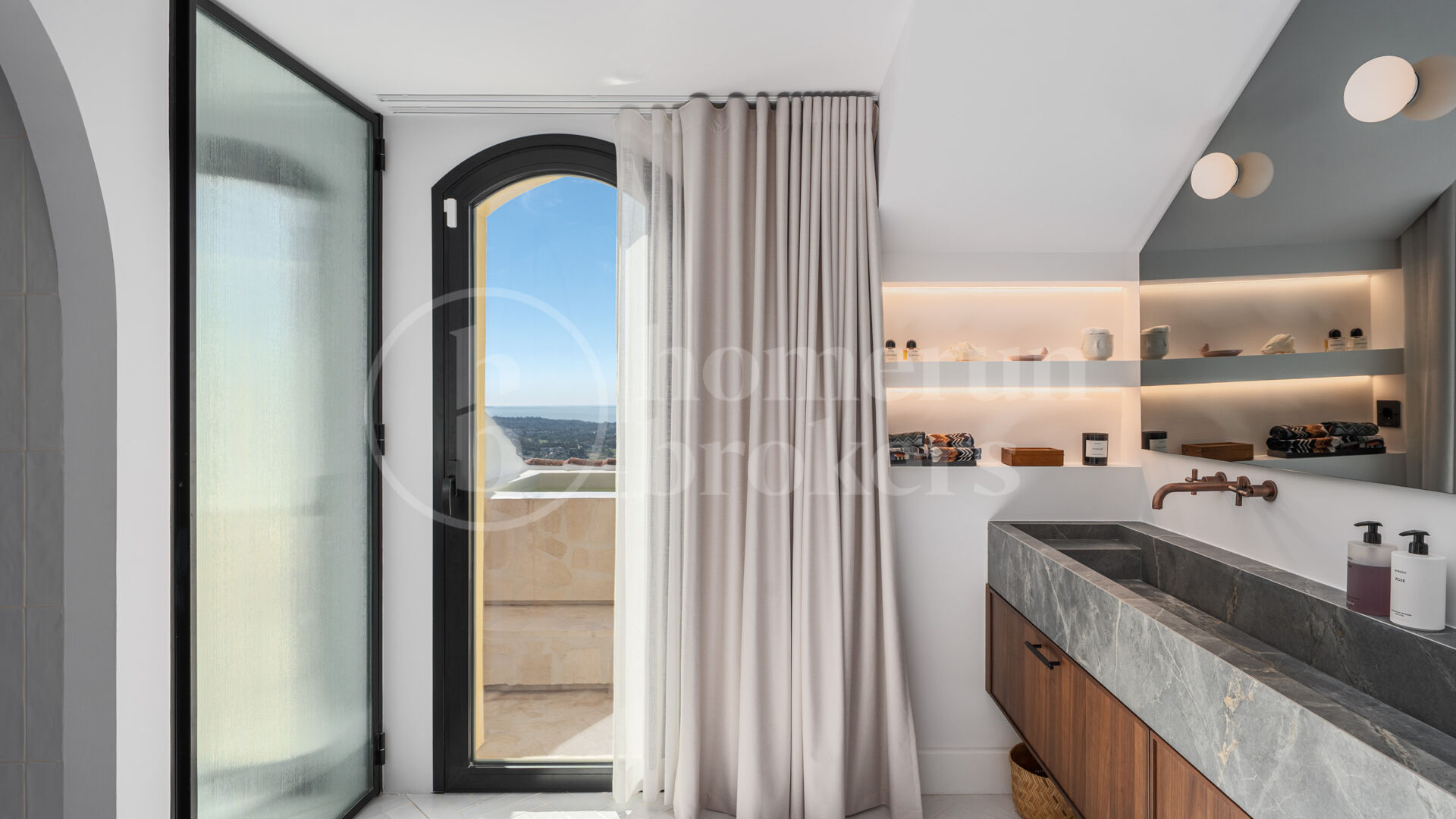 Penthouse Halcon - Lyxrenoverad takvåning med panoramautsikt i Benahavís