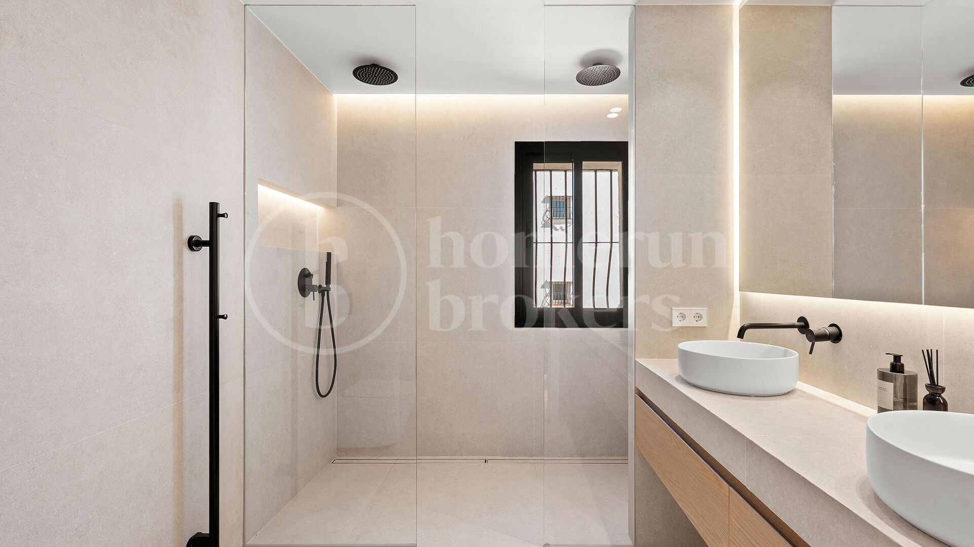 Casa Naranjos – Renovated Frontline Golf Townhouse in Los Naranjos Country Club