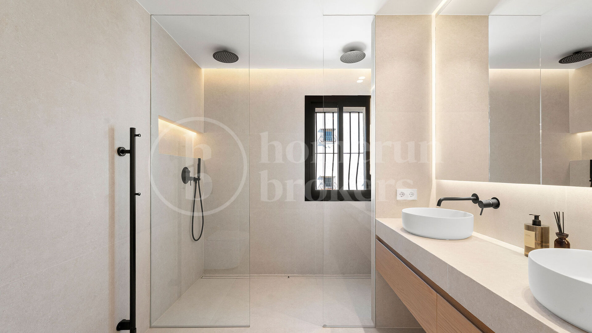 Casa Naranjos – Renovated Frontline Golf Townhouse in Los Naranjos Country Club