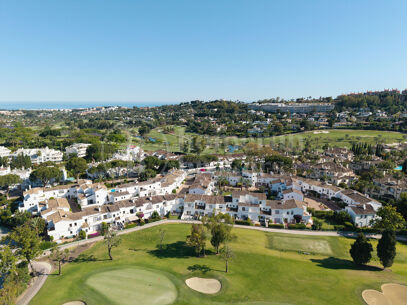 Casa Naranjos – Renovated Frontline Golf Townhouse in Los Naranjos Country Club