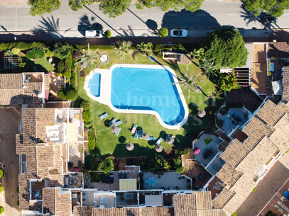 Casa Naranjos – Renovated Frontline Golf Townhouse in Los Naranjos Country Club