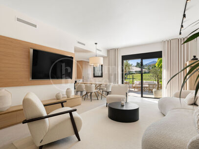 Casa Naranjos – Renovated Frontline Golf Townhouse in Los Naranjos Country Club
