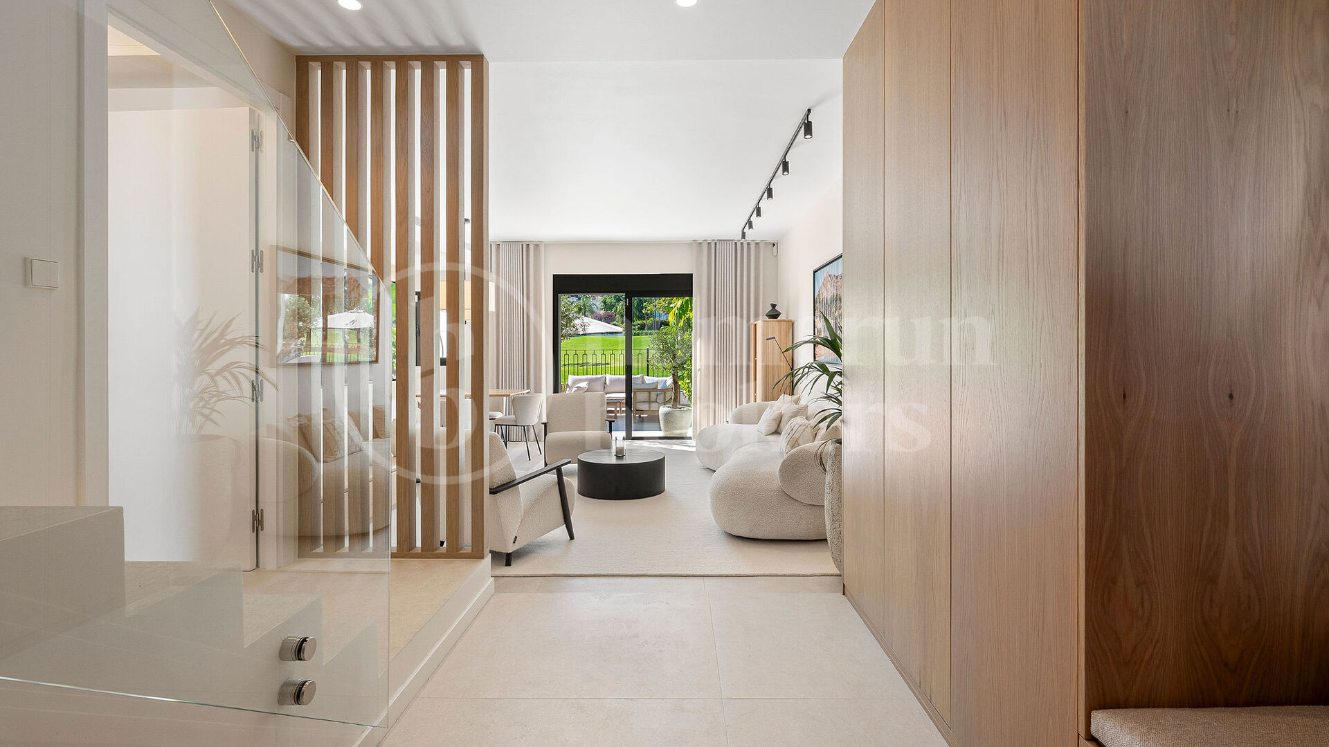 Casa Naranjos – Renovated Frontline Golf Townhouse in Los Naranjos Country Club