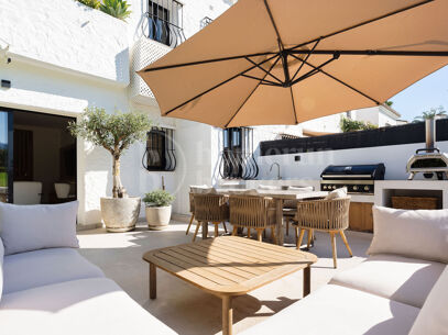 Casa Naranjos – Renovated Frontline Golf Townhouse in Los Naranjos Country Club