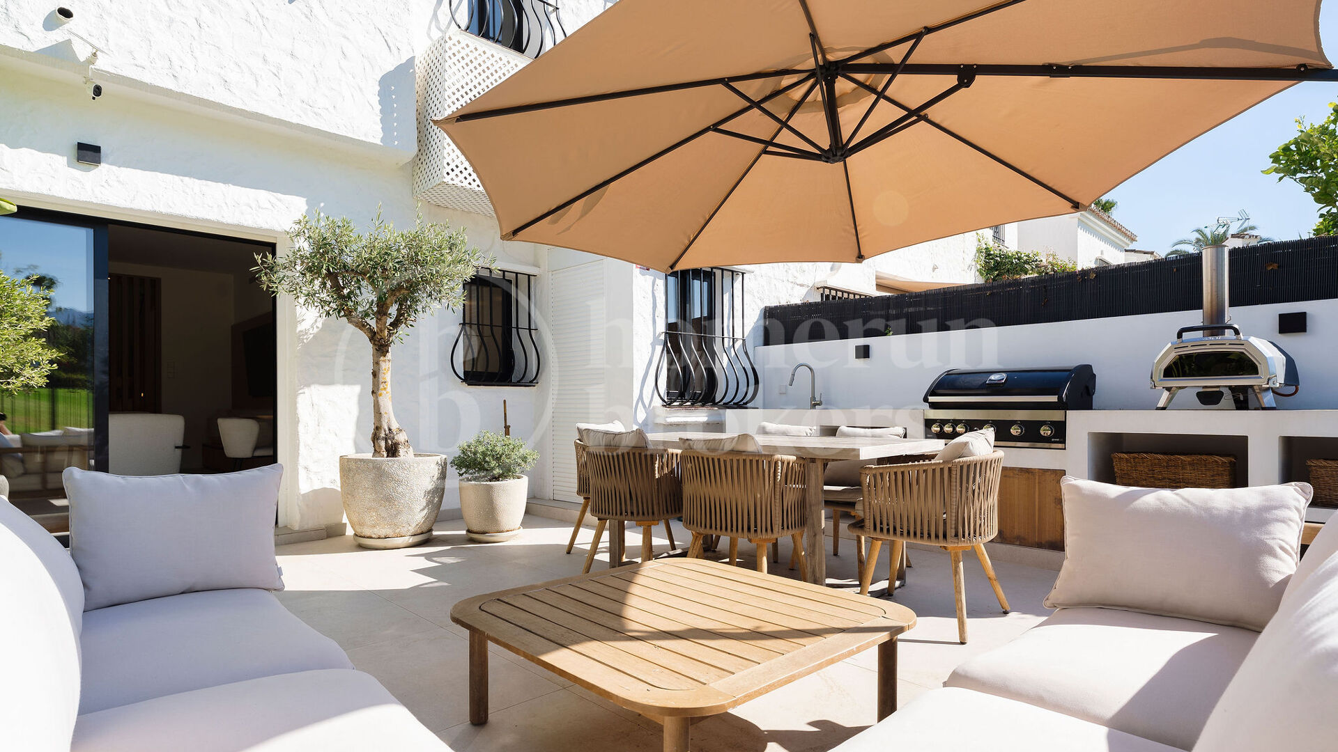 Casa Naranjos – Renovated Frontline Golf Townhouse in Los Naranjos Country Club