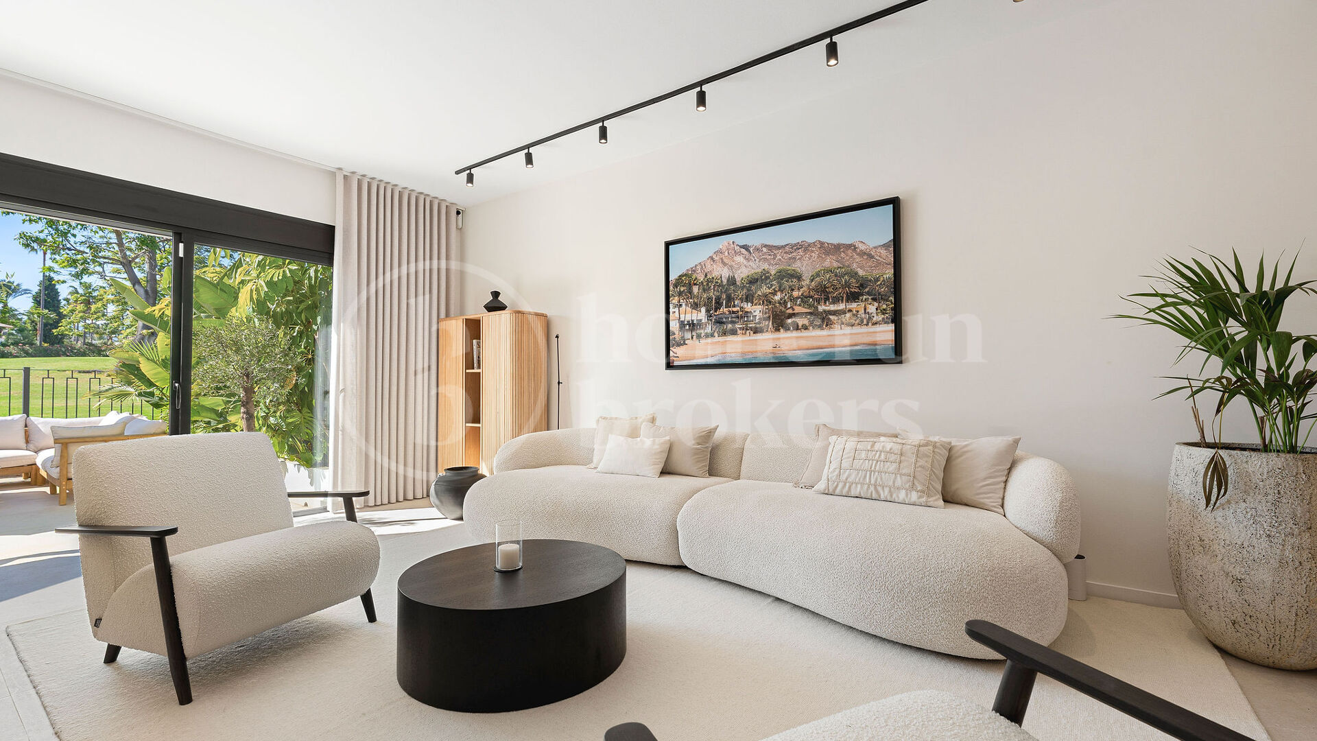 Casa Naranjos – Renovated Frontline Golf Townhouse in Los Naranjos Country Club