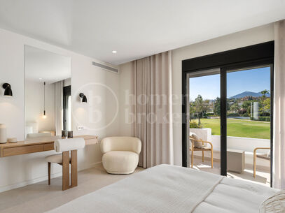 Casa Naranjos – Renovated Frontline Golf Townhouse in Los Naranjos Country Club