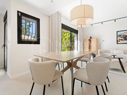 Casa Naranjos – Renovated Frontline Golf Townhouse in Los Naranjos Country Club