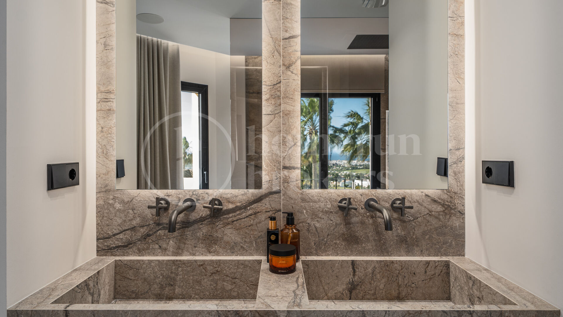 Townhouse Horizon – Renovated Townhouse with Sea Views in La Quinta