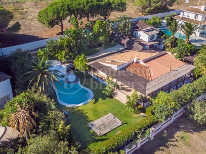 Villa Bali - Villa with Guest Apartment and in Nueva Andalucía