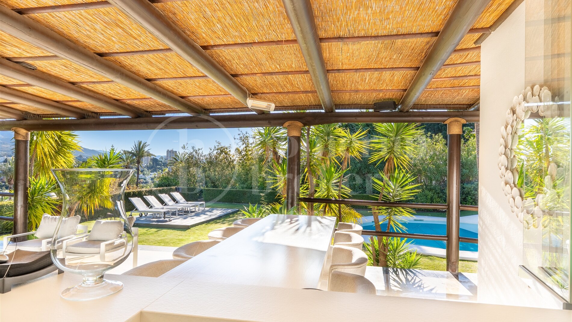 Villa Bali - Villa with Guest Apartment and in Nueva Andalucía