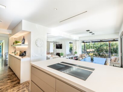 Villa Bali - Villa with Guest Apartment and in Nueva Andalucía