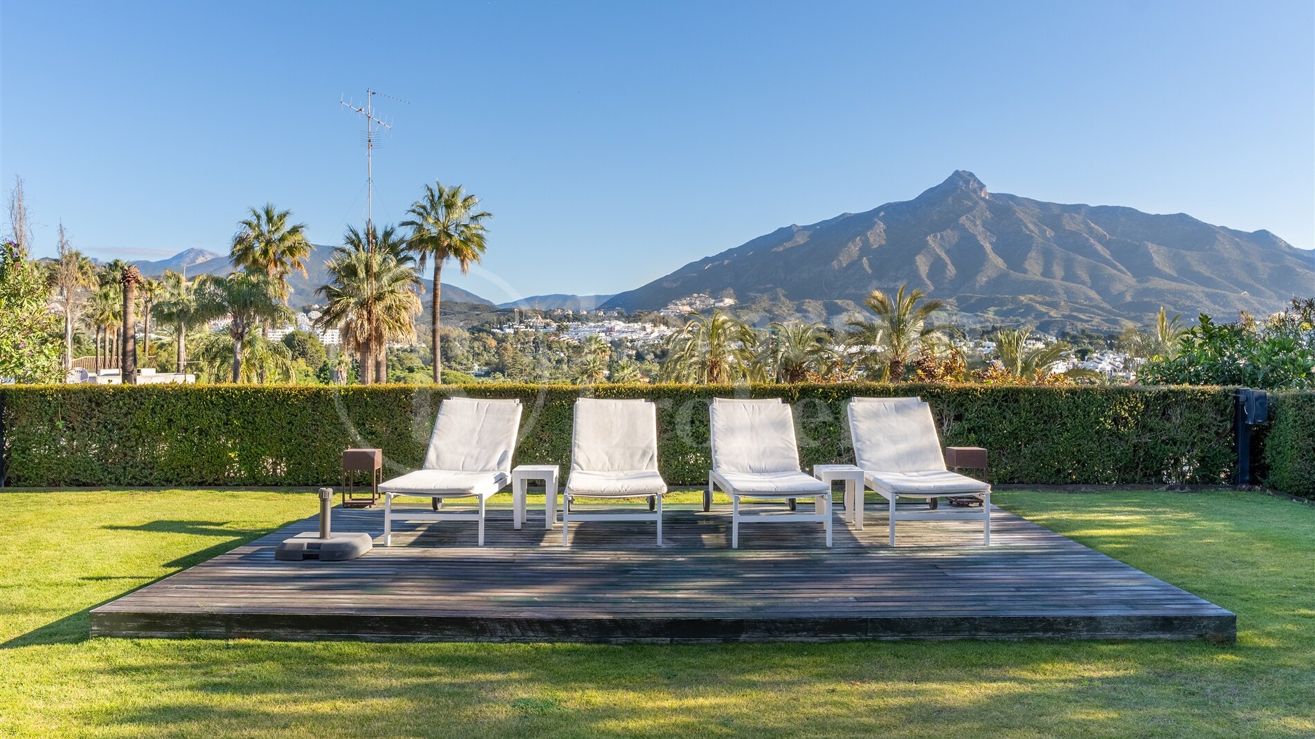 Villa Bali - Villa with Guest Apartment and in Nueva Andalucía