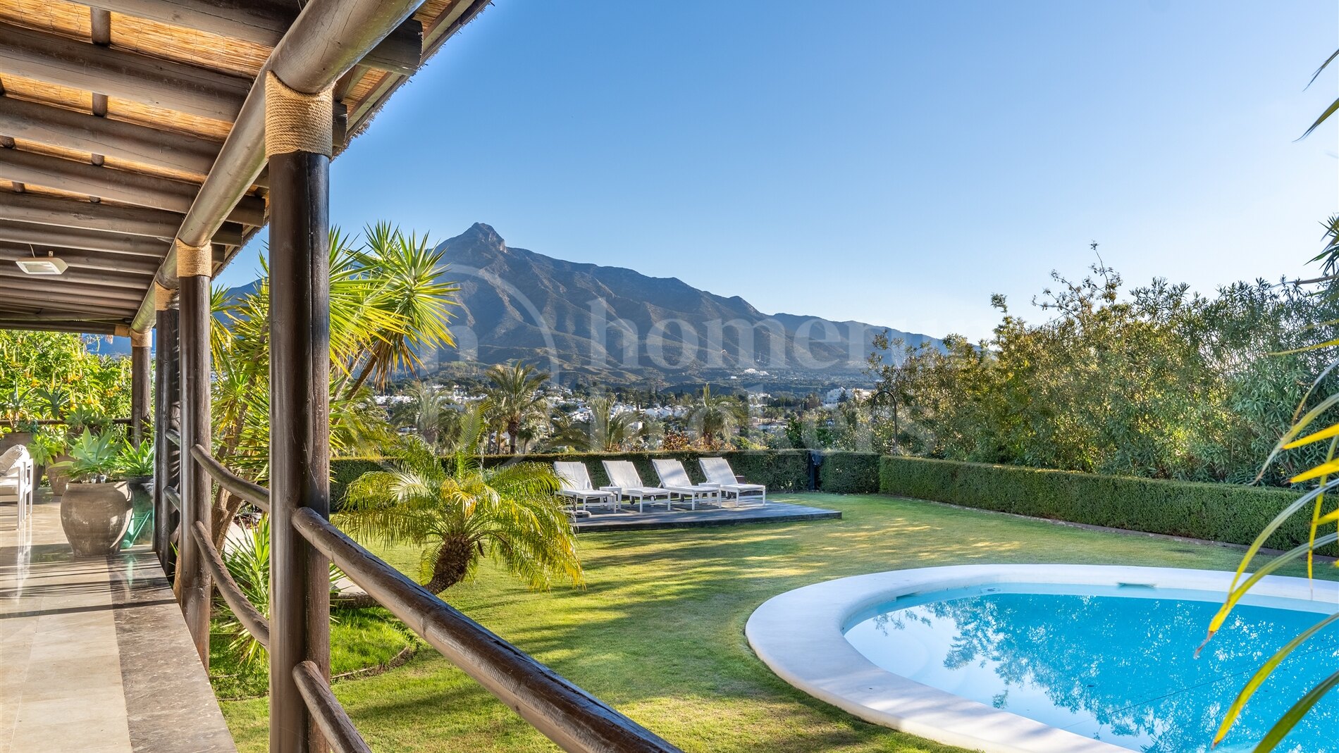 Villa Bali - Villa with Guest Apartment and in Nueva Andalucía