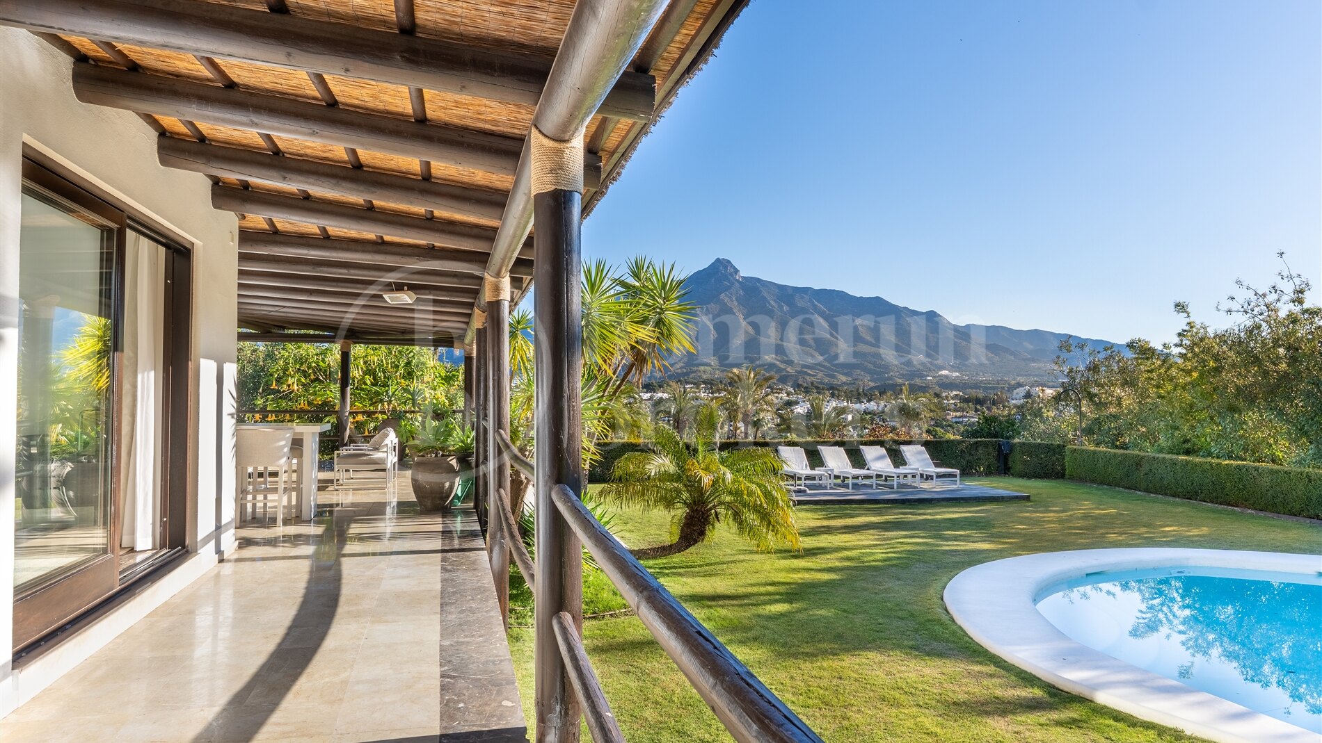 Villa Bali - Villa with Guest Apartment and in Nueva Andalucía