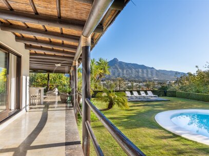 Villa Bali - Villa with Guest Apartment and in Nueva Andalucía