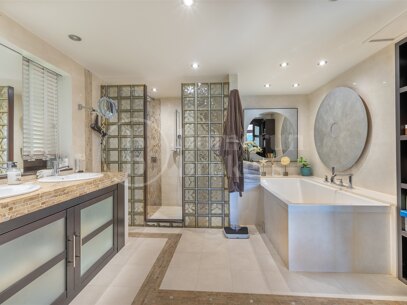 Villa Bali - Villa with Guest Apartment and in Nueva Andalucía