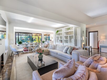Villa Bali - Villa with Guest Apartment and in Nueva Andalucía