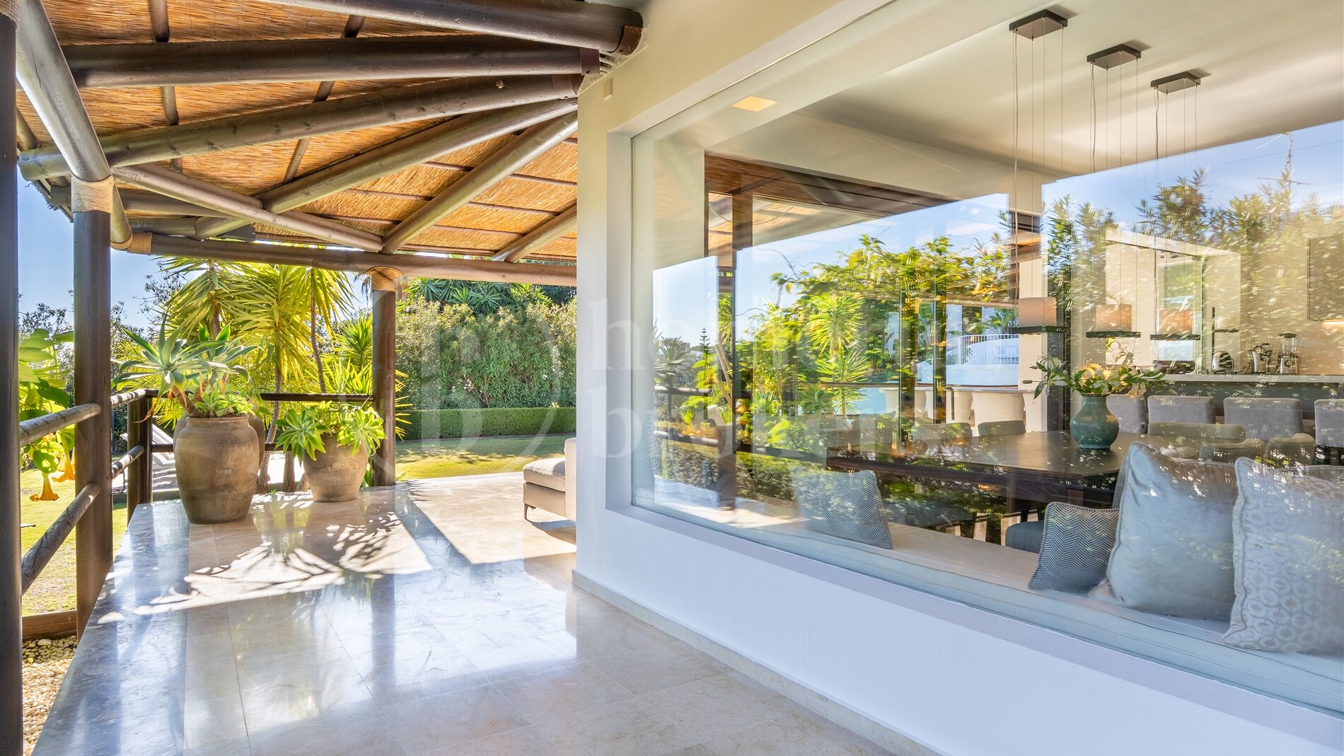 Villa Bali - Villa with Guest Apartment and in Nueva Andalucía