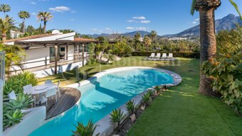 Villa Bali - Villa with Guest Apartment and in Nueva Andalucía