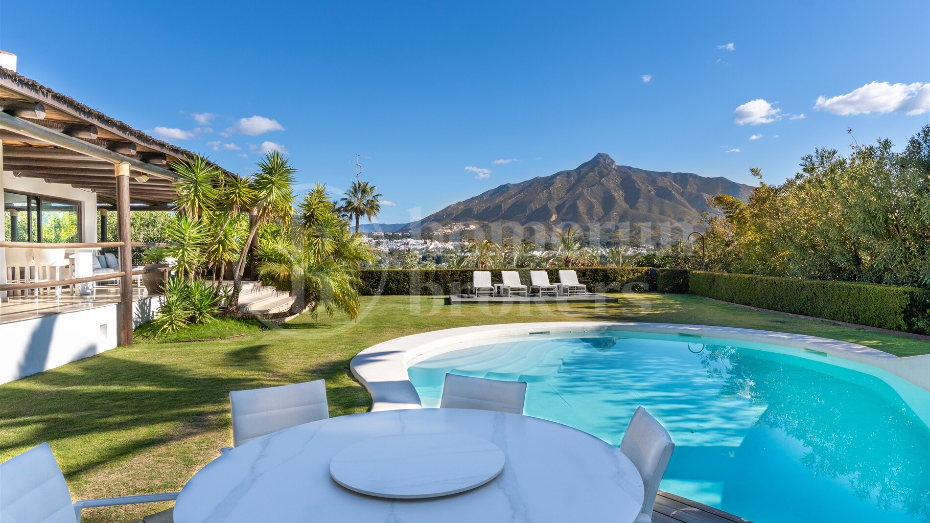 Villa Bali - Villa with Guest Apartment and in Nueva Andalucía