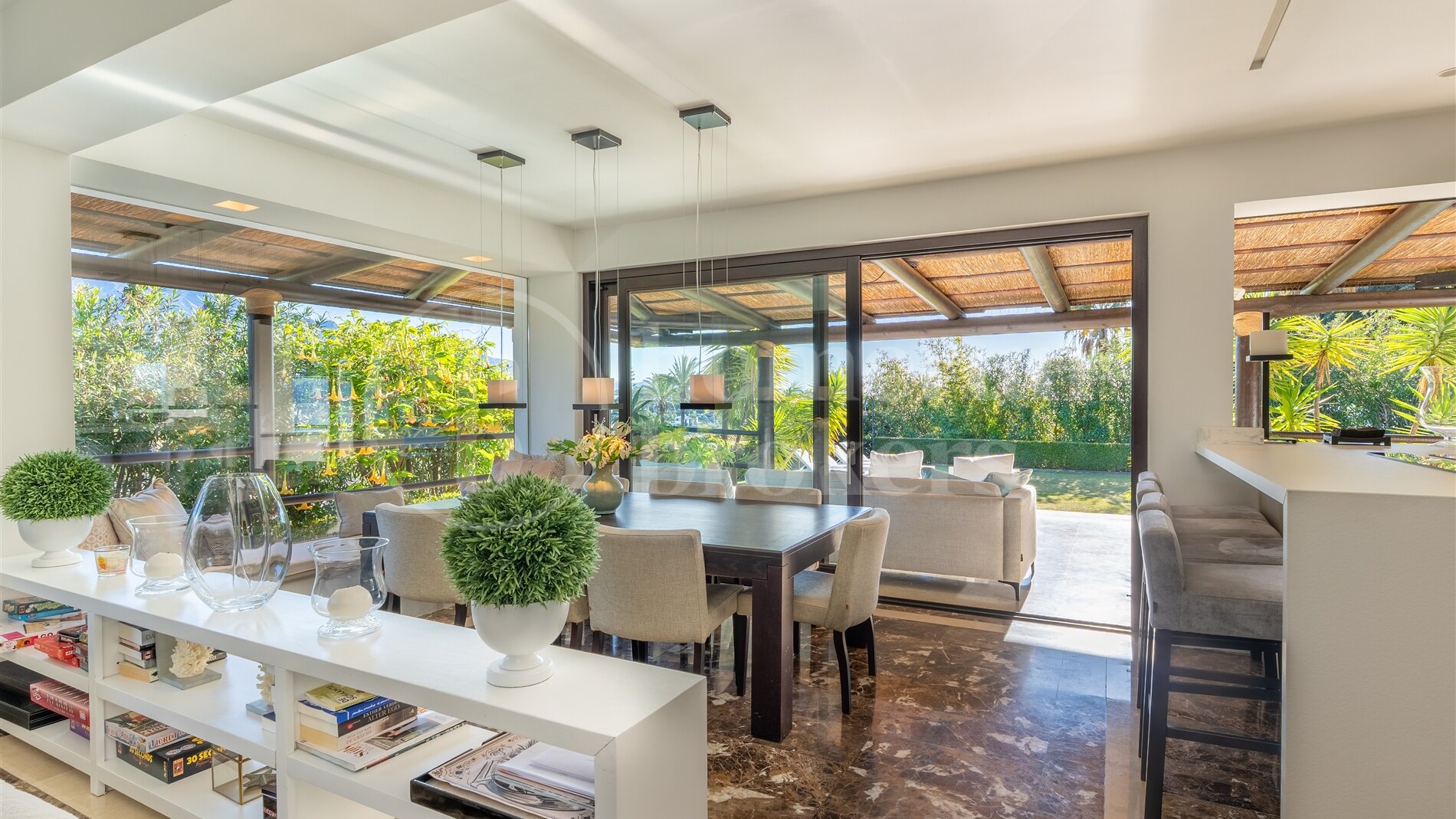 Villa Bali - Villa with Guest Apartment and in Nueva Andalucía