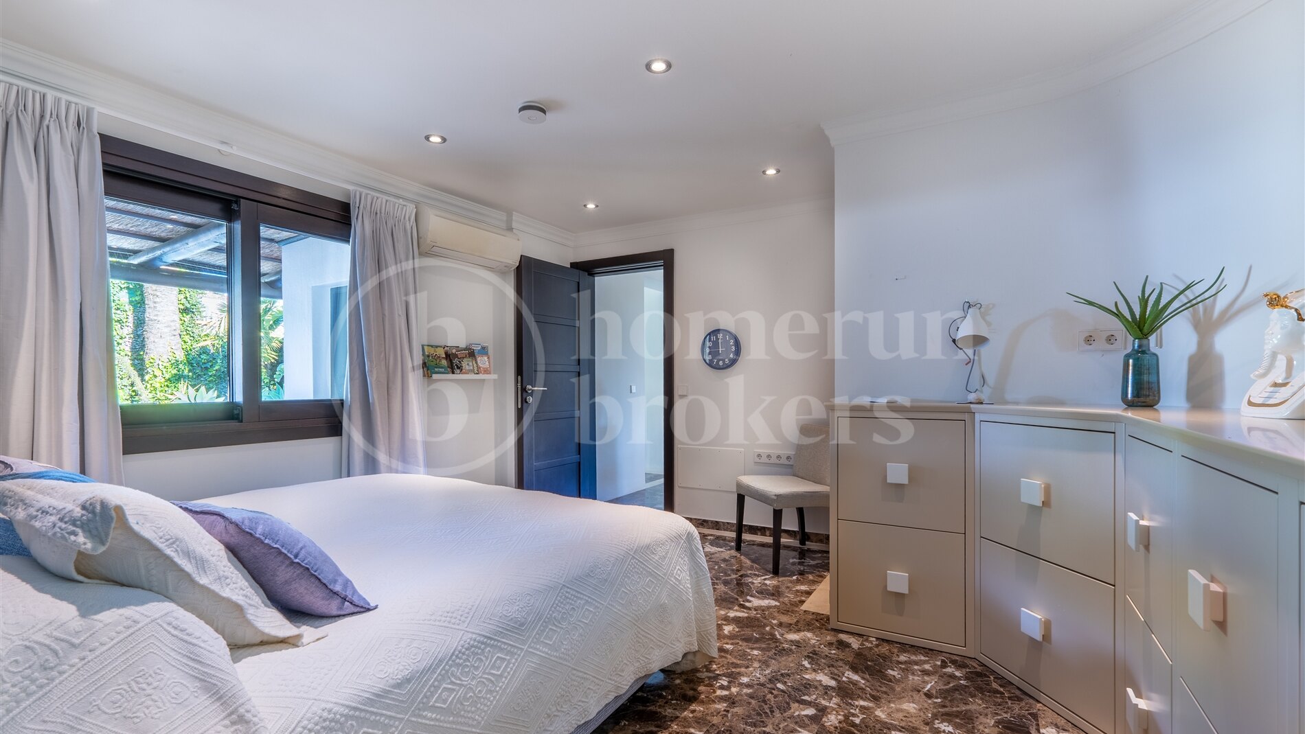Villa Bali - Villa with Guest Apartment and in Nueva Andalucía